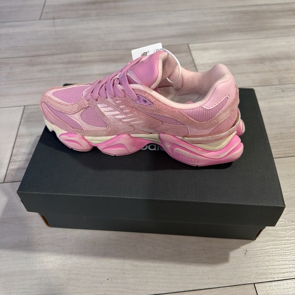 New Balance Women's Pink Layered Sole Sneakers - Picture 5 of 5